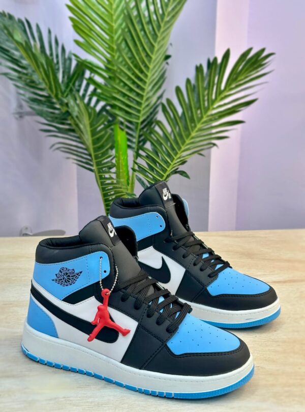 mid-top sneaker